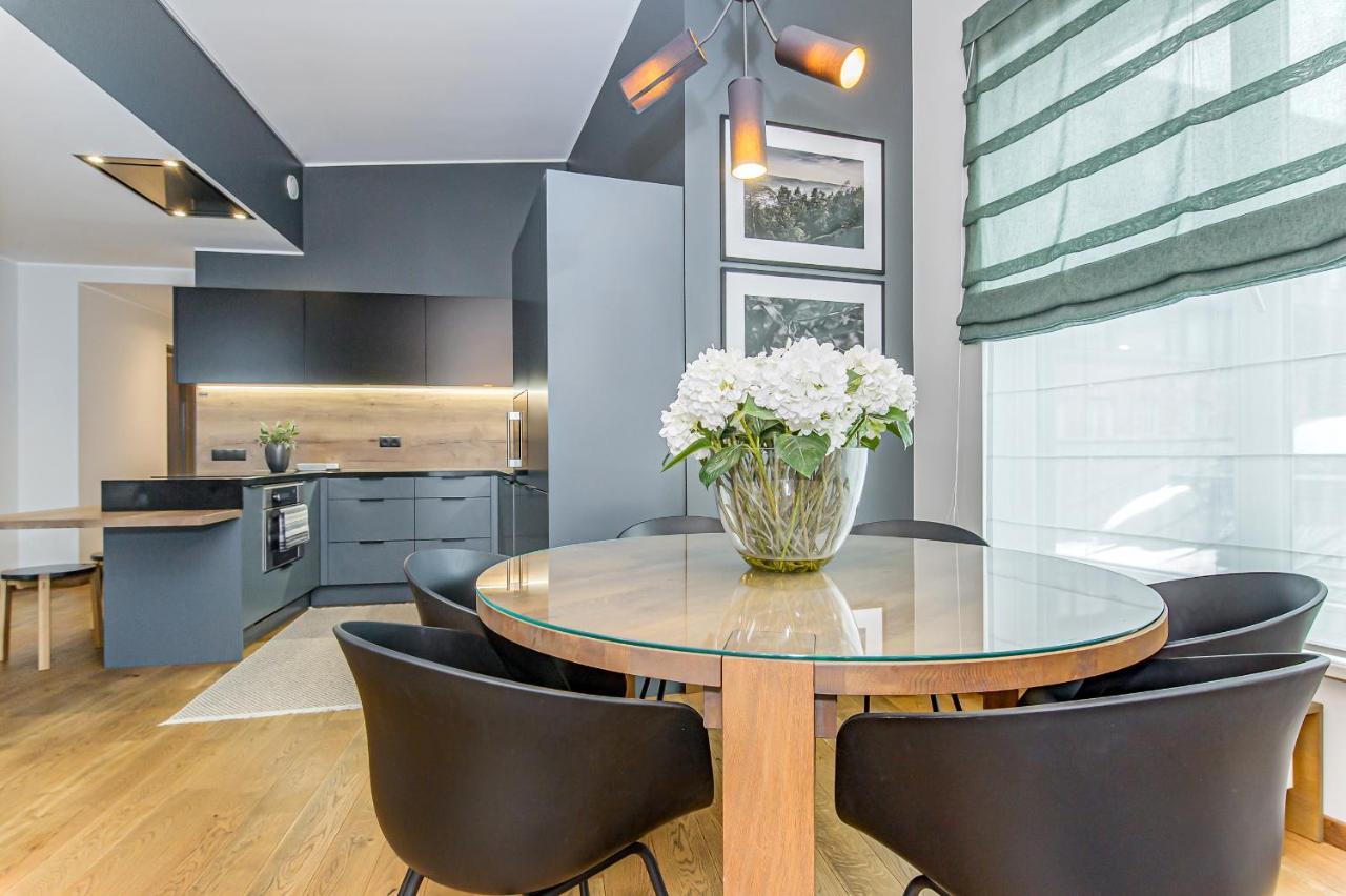 Iconic Luxury Penthouse In Heart Of *