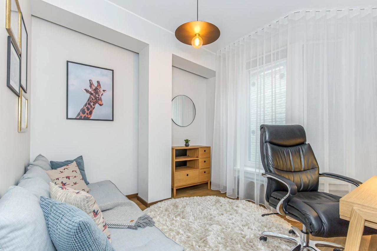 Iconic Luxury Penthouse In Heart Of